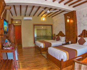 Hotel Jungle Crown - Sauraha - Habitación