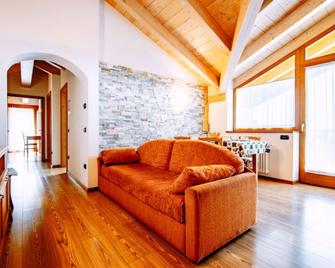 Affittacamere Villa Belfiore - Ronzone - Wohnzimmer