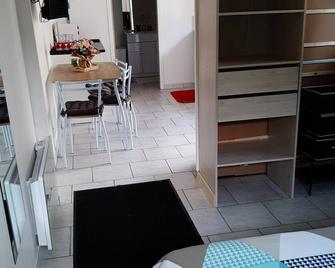 tres beau gite ,une ou deux personnes, super équipé 25m2 - Nogent-sur-Seine - Eetruimte