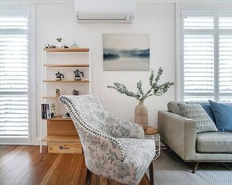 The Newtowner - In The Heart Of Newtown! - Sydney - Living room
