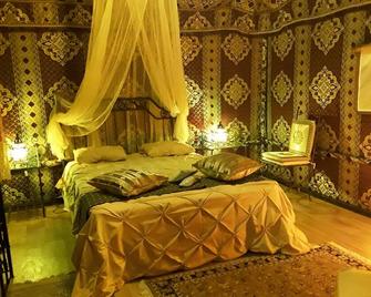 Oriental Prince's Tent - the \'1000 and 1 Night\' experience - Lliber - Habitación