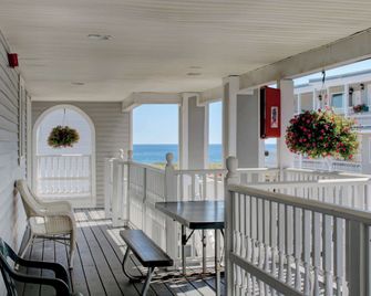 Sea View Inn - Old Orchard Beach - Varanda