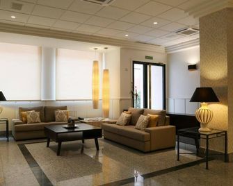 Hostal Carlos III - Getafe - Recepción