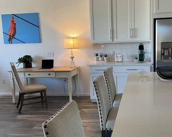 Los Saguaros at Dove Mountain: 3BD/2BA, Putting Green AND backs the golf course! - Marana - Кухня