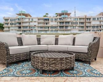Faro Penthouse | Beachfront with Stunning Views - Maunabo - Balcón