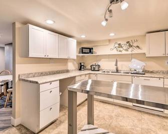 Renovated Apartment about 7 Mi to Dtwn Billings - Billings - Kitchen