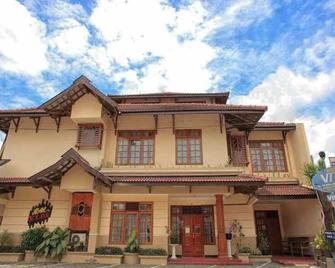 Hotel Vidi 1 - Depok - Building
