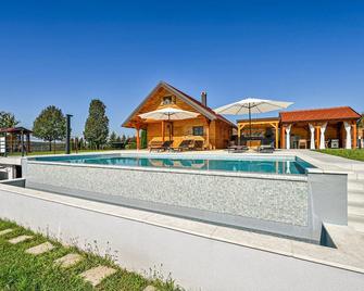 Nice Home In Lovrecan With Sauna - Ivanec - Pool