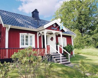 Awesome home in Ljungby with sauna - Ljungby - Building