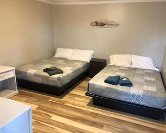 Beach Front at Wasaga Motel & Cottage - Wasaga Beach - Schlafzimmer