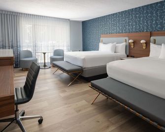 Your Relaxing Getaway Awaits! Outdoor Pool, Free Parking, Pets Allowed! - Port Angeles - Bedroom