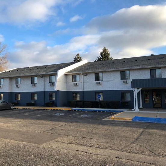 Burnsville Inn & Suites image 1