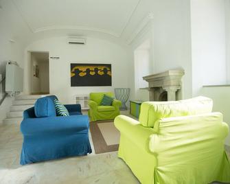 Hi Evora - Pousada De Juventude - Evora - Wohnzimmer