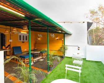 Hostel Mantra - Mumbai - Patio