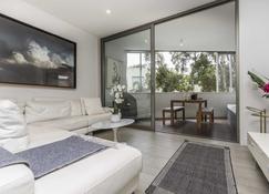 Luxurious Spacious OneBed Apt close to Bondi Beach - Bondi Beach - Phòng khách