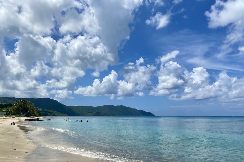 Walk To Cane Bay Beach Cottage - End Unit With Mountain Views - Kingshill - Playa