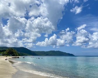 Walk To Cane Bay Beach Cottage - End Unit With Mountain Views - Kingshill - Playa
