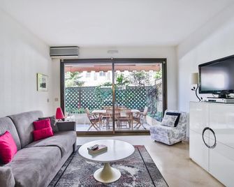 (103) Le palm beach à porté - Cannes - Sala de estar