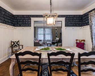 A private, comfy 3bd-2ba historic home in the heart of downtown Petaluma! - Petaluma - Jídelna