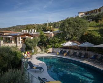 Residence Ca Del Lago - Torri Del Benaco - Pool