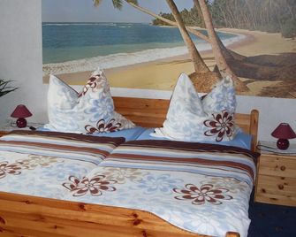Pure relaxation. Mediterranean flair + dreamlike view and whirlpool + fireplace. - Bad Sooden-Allendorf - Slaapkamer