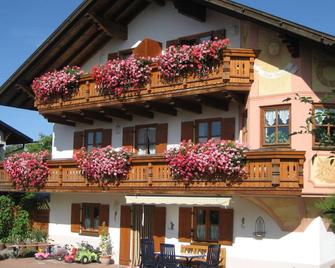 Apartment in the Allgäu with view of the Bavarian Alps - Bernbeuren - Edificio
