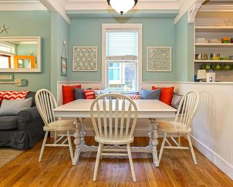 Happy Days by Seabrook Hospitality - Pacific Beach - Comedor