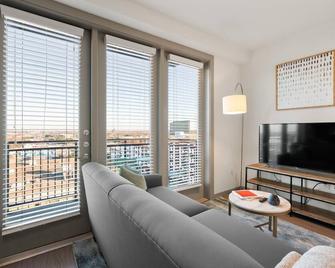 Arlington Elegant Studio Apartment - Arlington - Living room