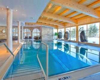 Tower Room - The King's Leader - Adults Only - Wald Im Pinzgau - Piscina