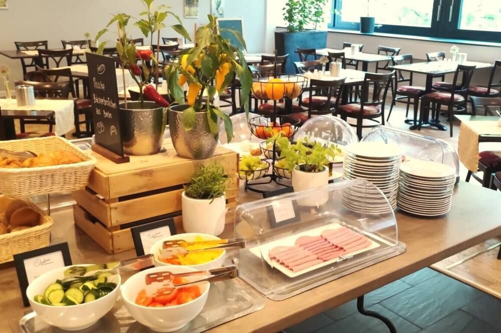 Mercure Hotel Chateau Berlin am Kurfürstendamm - ברלין - בופה