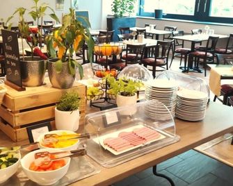 Mercure Hotel Chateau Berlin am Kurfürstendamm - ברלין - בופה