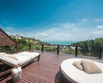 La Pedrera Small Hotel And Spa - בוזיוס - מרפסת
