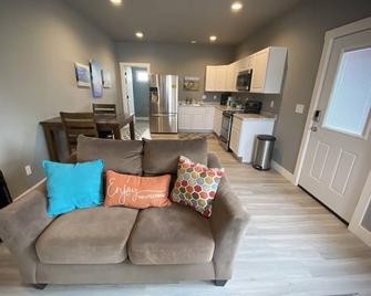 Newly Built Studio with Mountain Views! - Bozeman - Living room