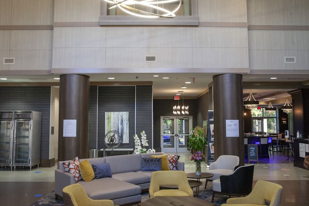 Crowne Plaza Shenandoah - Woodlands Area By IHG - Shenandoah - Salónek
