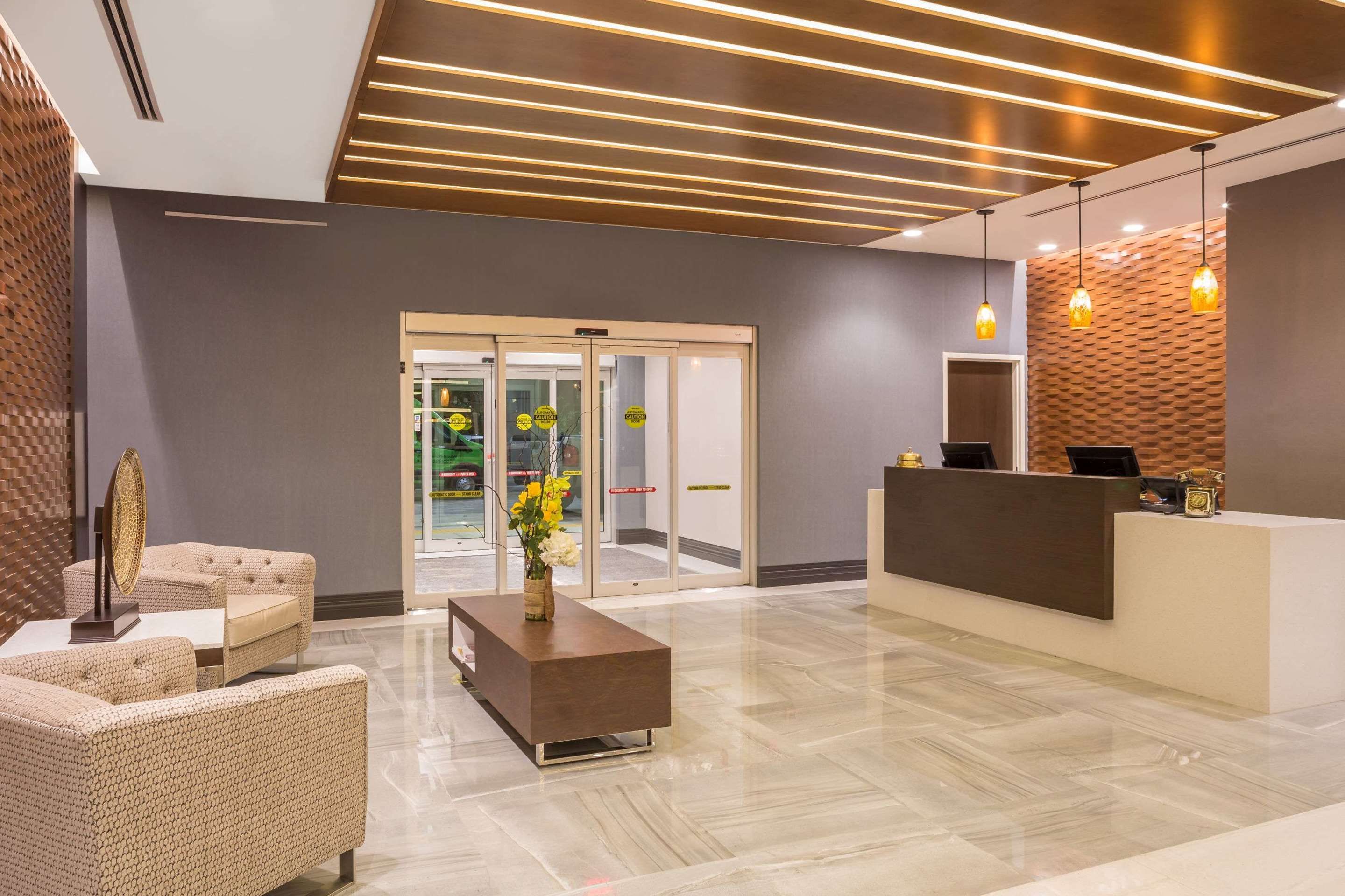 Wingate by Wyndham Miami Airport thumbnail 3