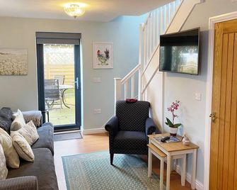Coachman's Cottage - Ukc2773 - Sandwich - Living room