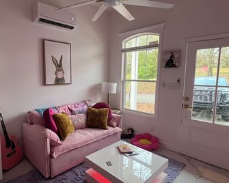 The Swift Lake House - Somerset