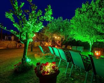 Salonikiou Beach Deluxe Apartments - Salonikiou