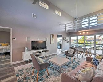 Modern Marco Island Retreat with Private Pool! - Marco Island - Living room