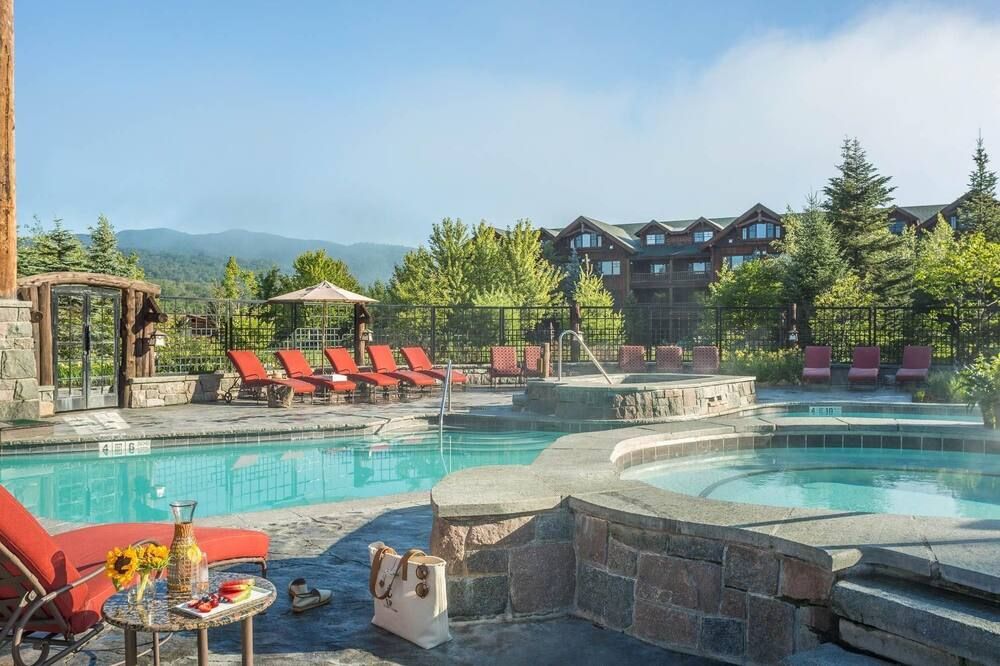 Luxury at Whiteface Lodge and Spa. Pool, Hot tubs, theatre, bowling, etc. - לייק פלסיד - בריכה