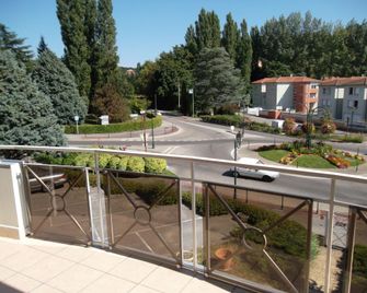 Hotel Médicis - Roussillon - Balcony