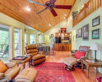 Spring River Vacation Rental with Deck and Views - Mammoth Spring - Living room