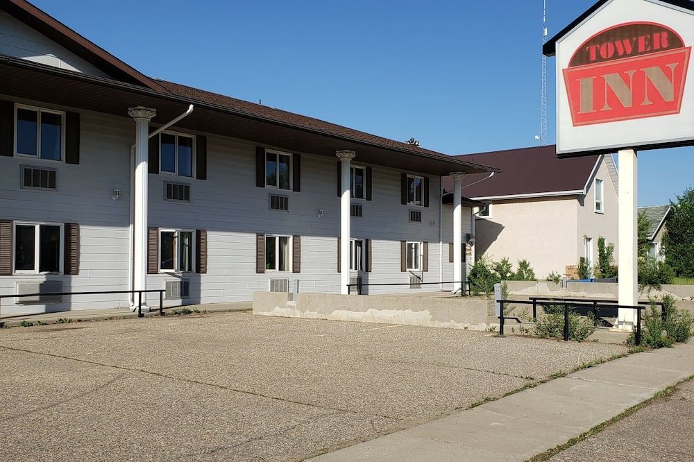 Tower Inn - Estevan - Budova