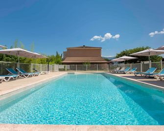 Hôtel ibis budget Sisteron - Sisteron - Piscina