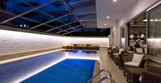 峇里島艾斯伯麗雅豪華酒店 - 阿蘭雅 - 阿蘭亞 - 游泳池