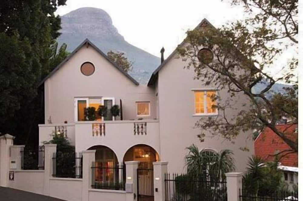 Four Rosmead Boutique Guesthouse - קייפ טאון - בניין