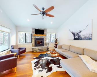 Sleepy Hollow - Donnelly - Living room