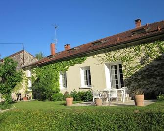 Au Pré du Moulin - Vertus - Patio