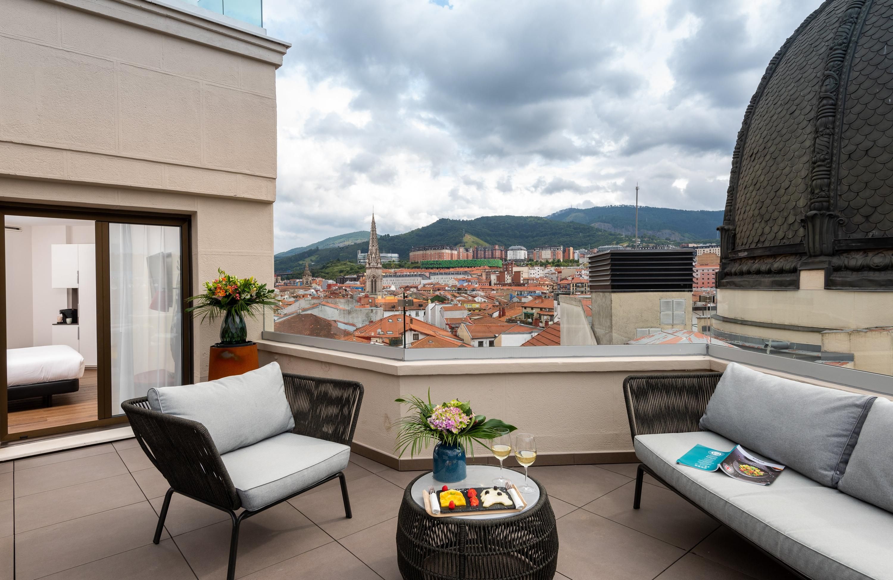 Nyx Hotel Bilbao By Leonardo Hotels thumbnail 3