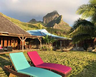 Bora Bora waterfront sunrise villa - Vaitape - Patio